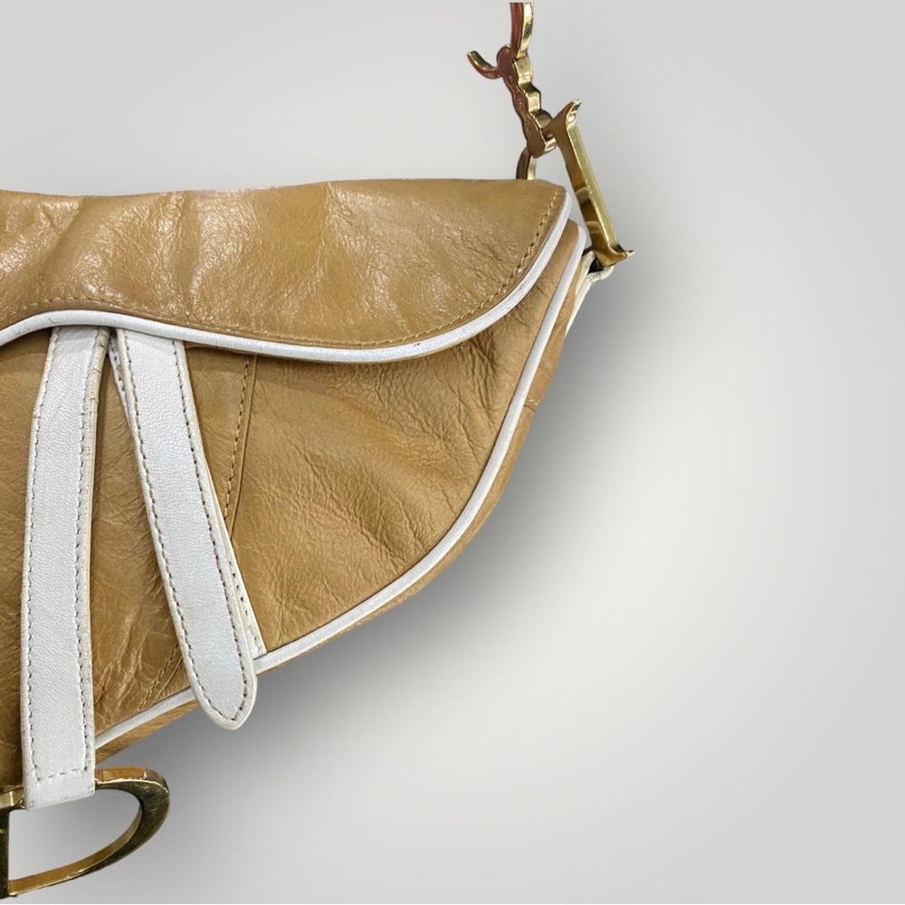 SOLD 📣 Vintage Christian Dior Tan Leather Saddle Bag - Picture 7 of 17